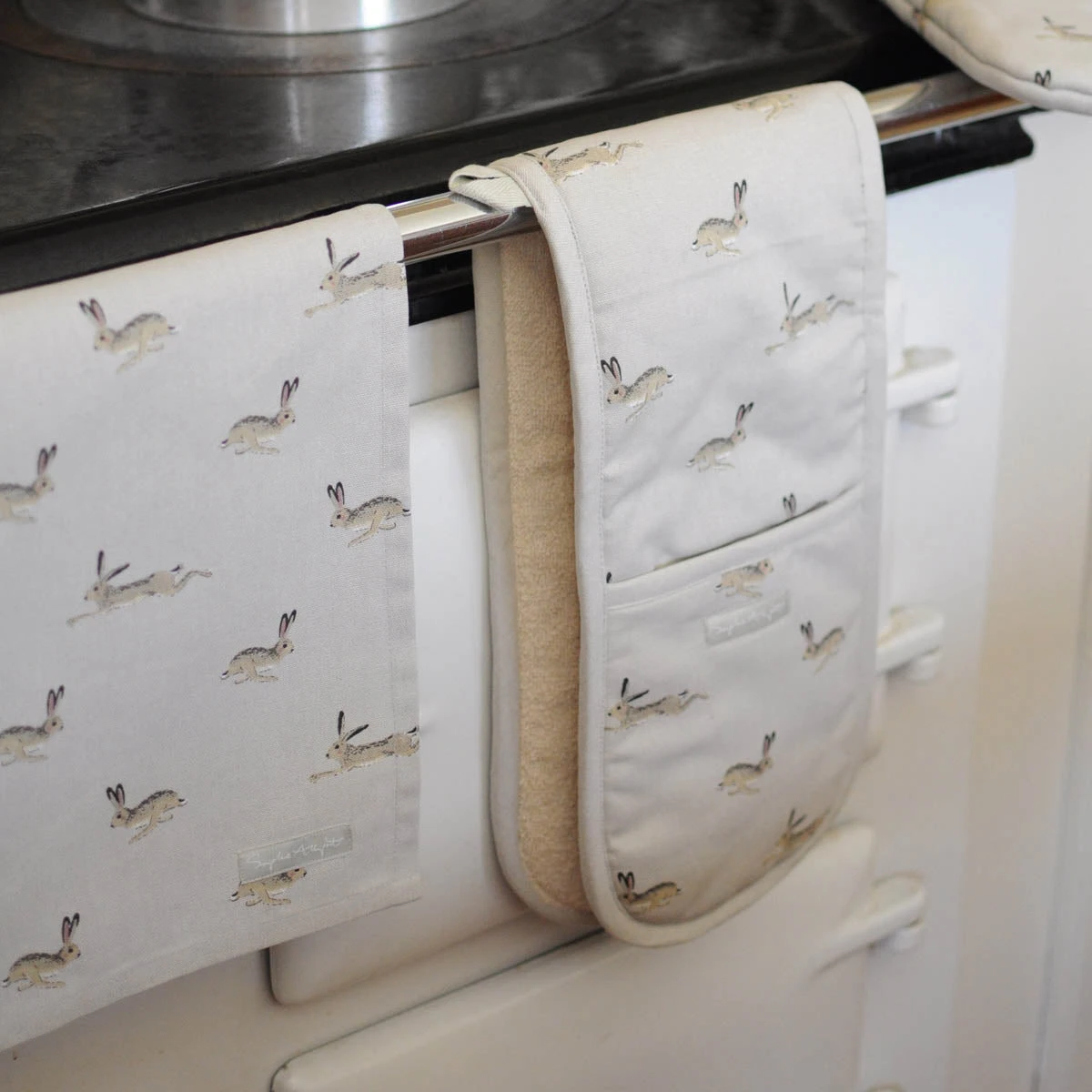 Hare Tea Towel - Image 4