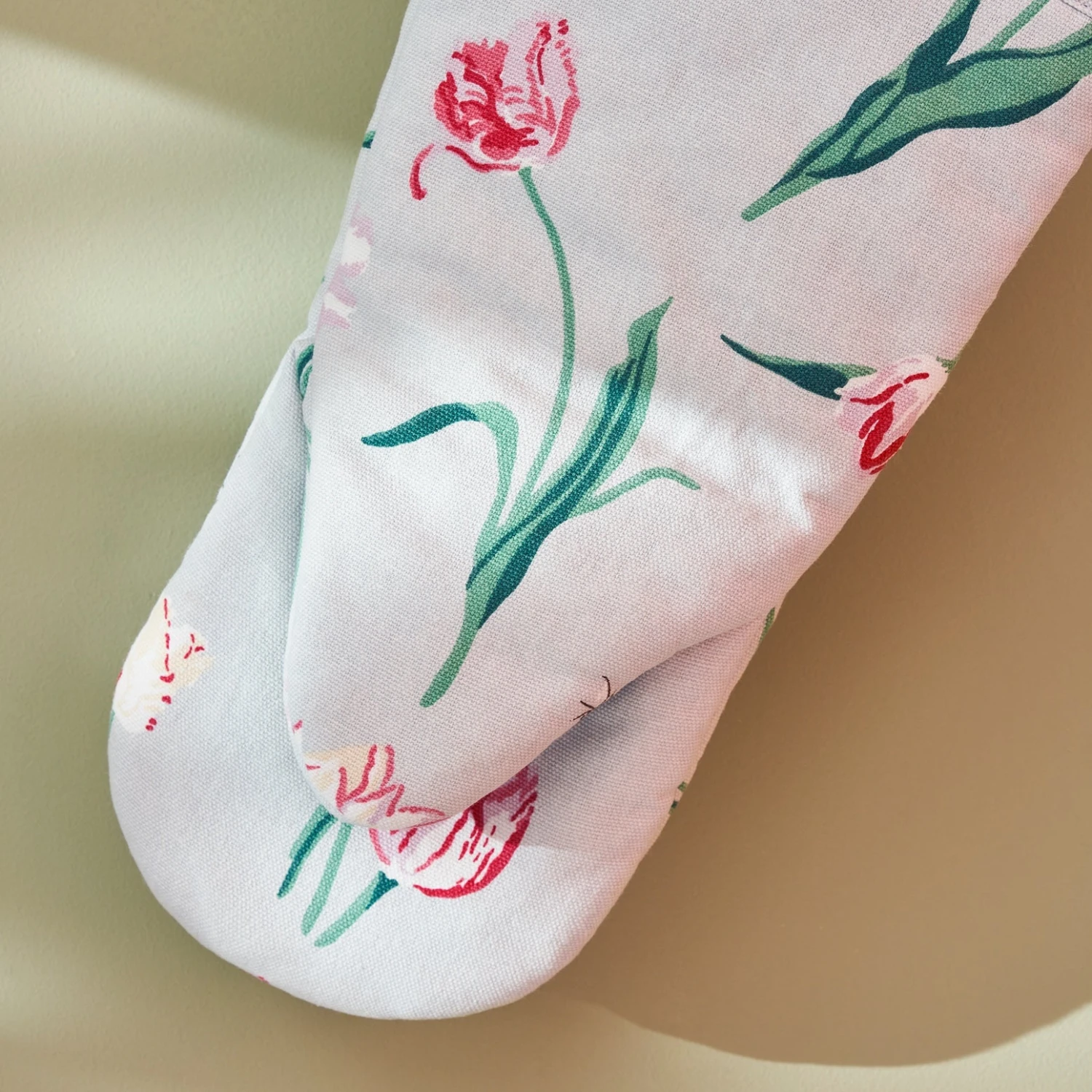 Tulips Oven Mitt - Image 2