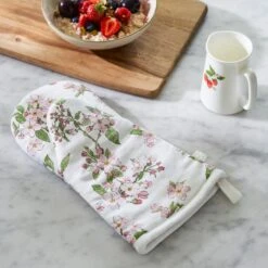 Blossom Oven Mitt