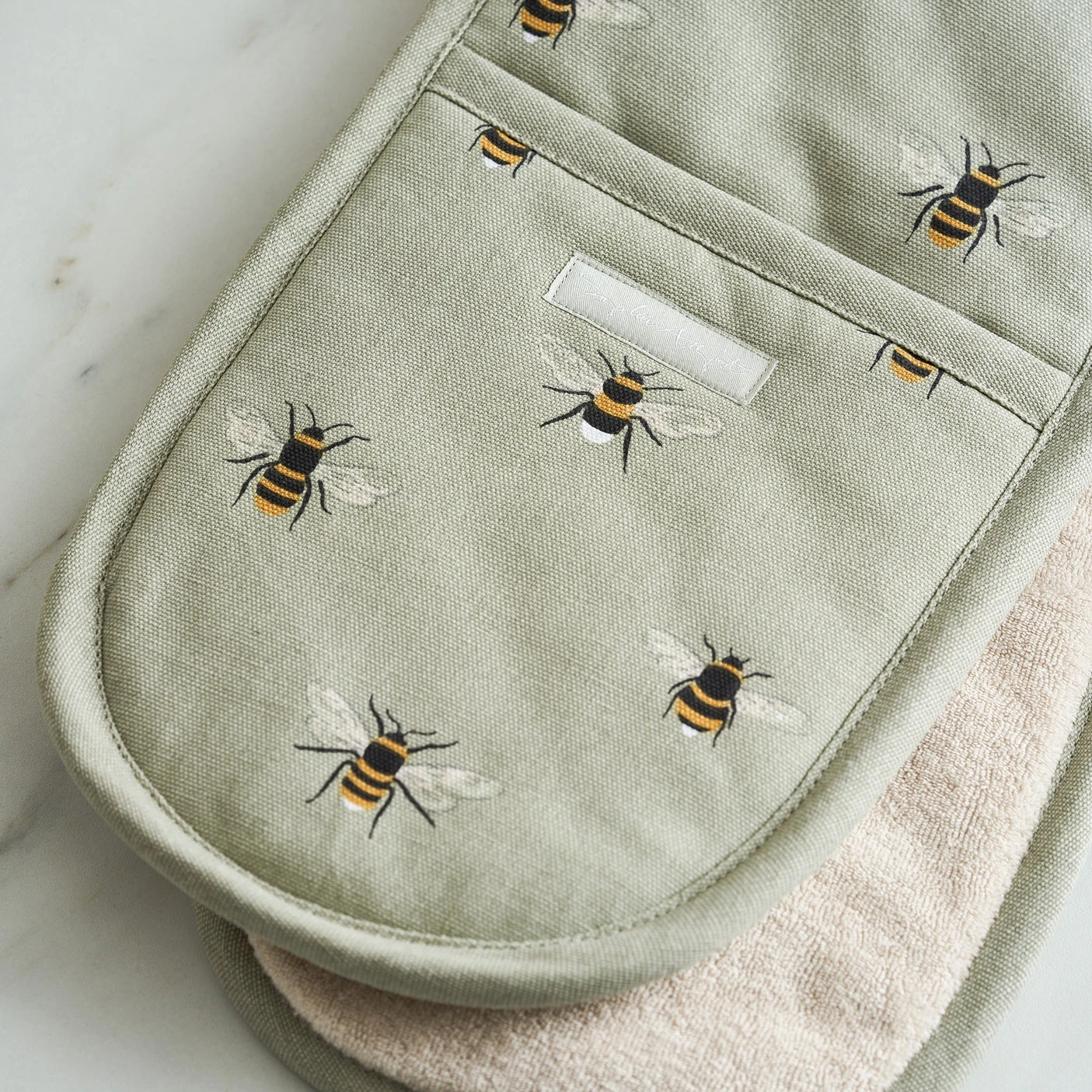 Bees Double Oven Glove - Image 2