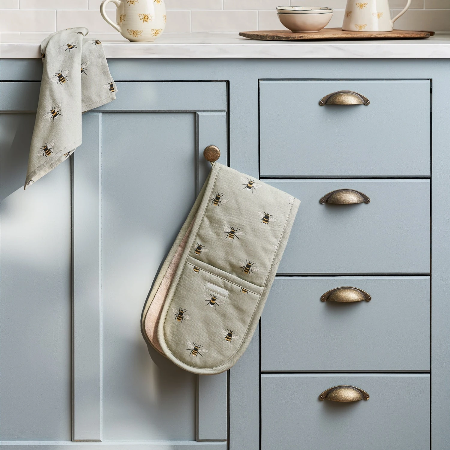 Bees Double Oven Glove