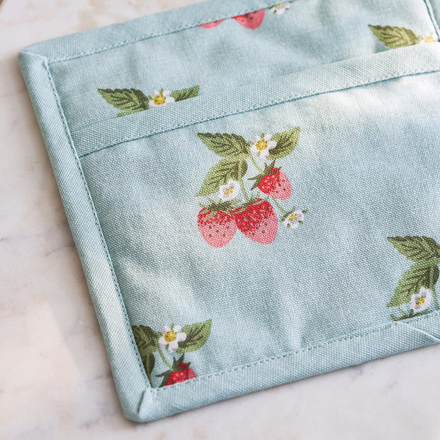 Strawberries Blue Pot Grab - Image 2