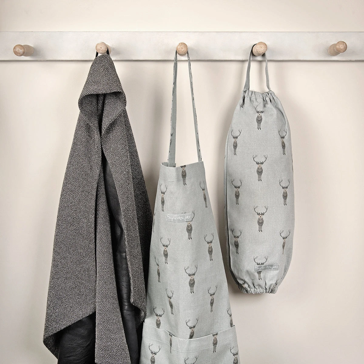 Highland Stag Adult Apron - Image 4