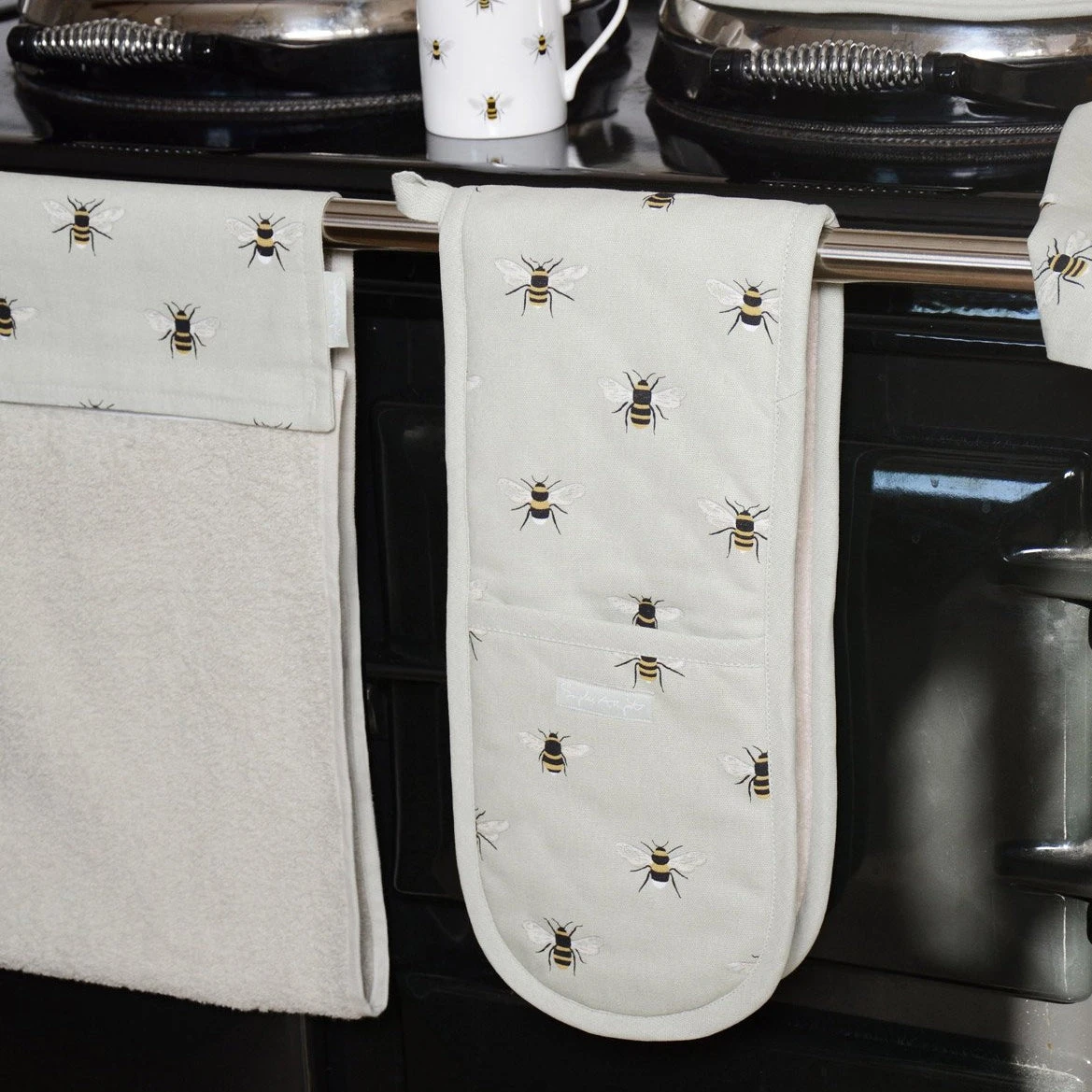 Bees Roller Hand Towel - Image 2