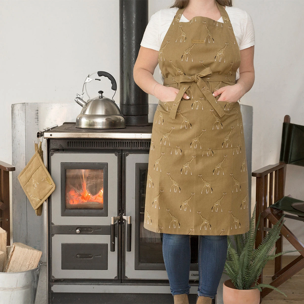 Giraffe Adult Apron - Image 4