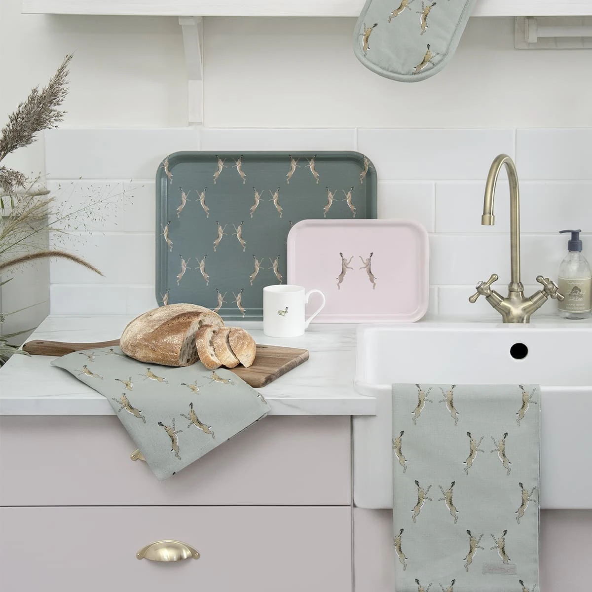 Boxing Hares Serving Tray - Small - Image 3