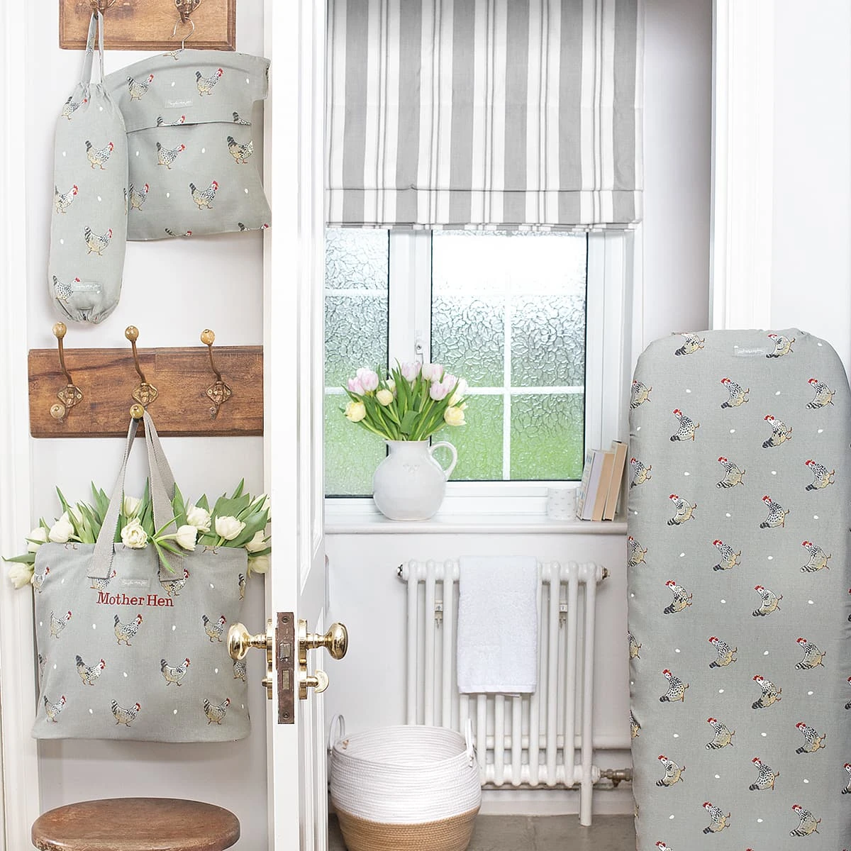 Chicken Carrier Bag Holder - Image 2