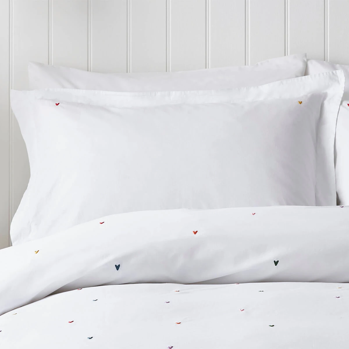 Hearts Embroidered Bedding Set - Image 3