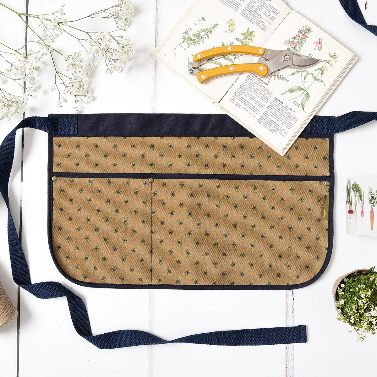 Bees Garden Belt Apron - Image 4