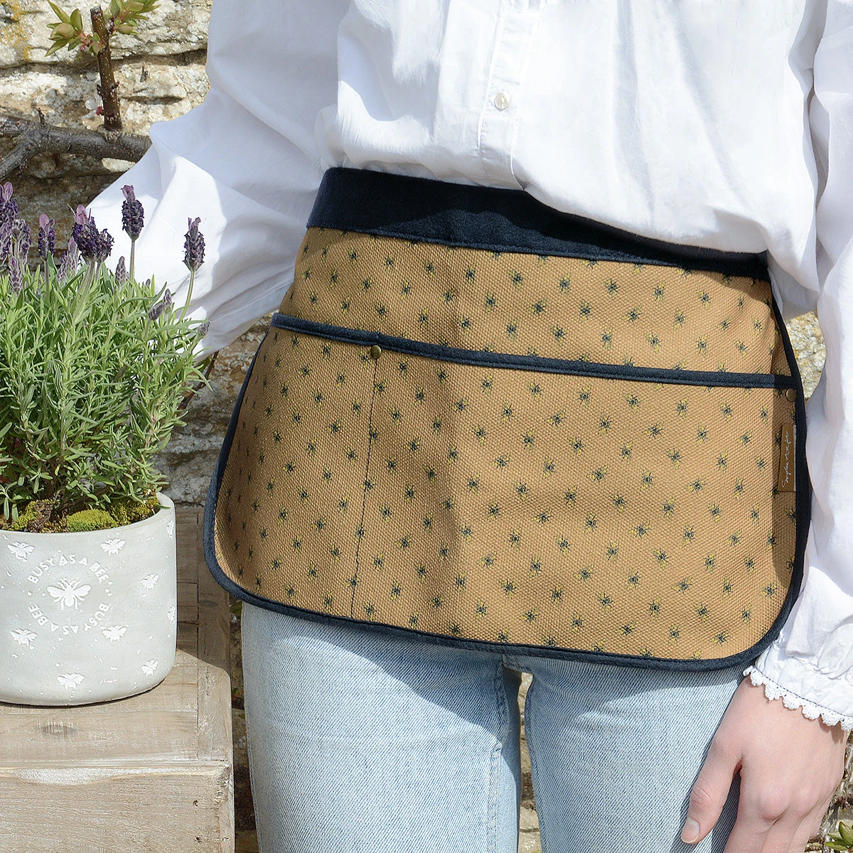 Bees Garden Belt Apron - Image 2