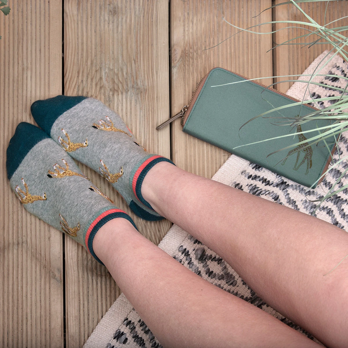 Giraffe Ladies Trainer Socks - Image 2