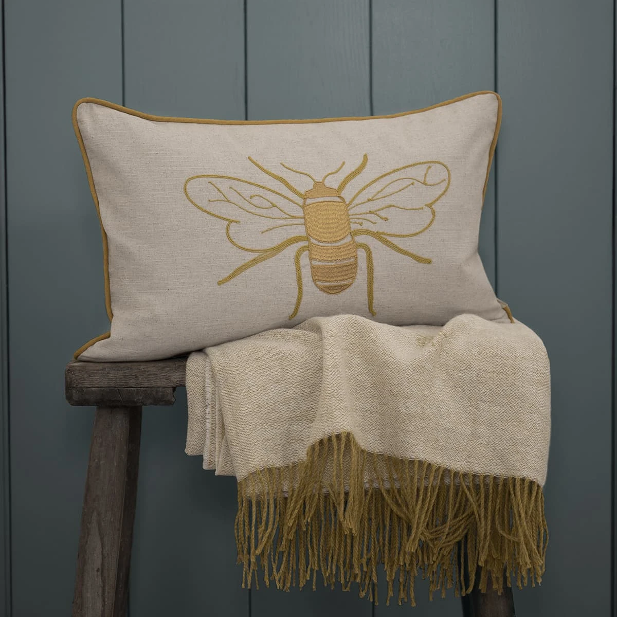 Bees Alpaca Knitted Throw - Image 3