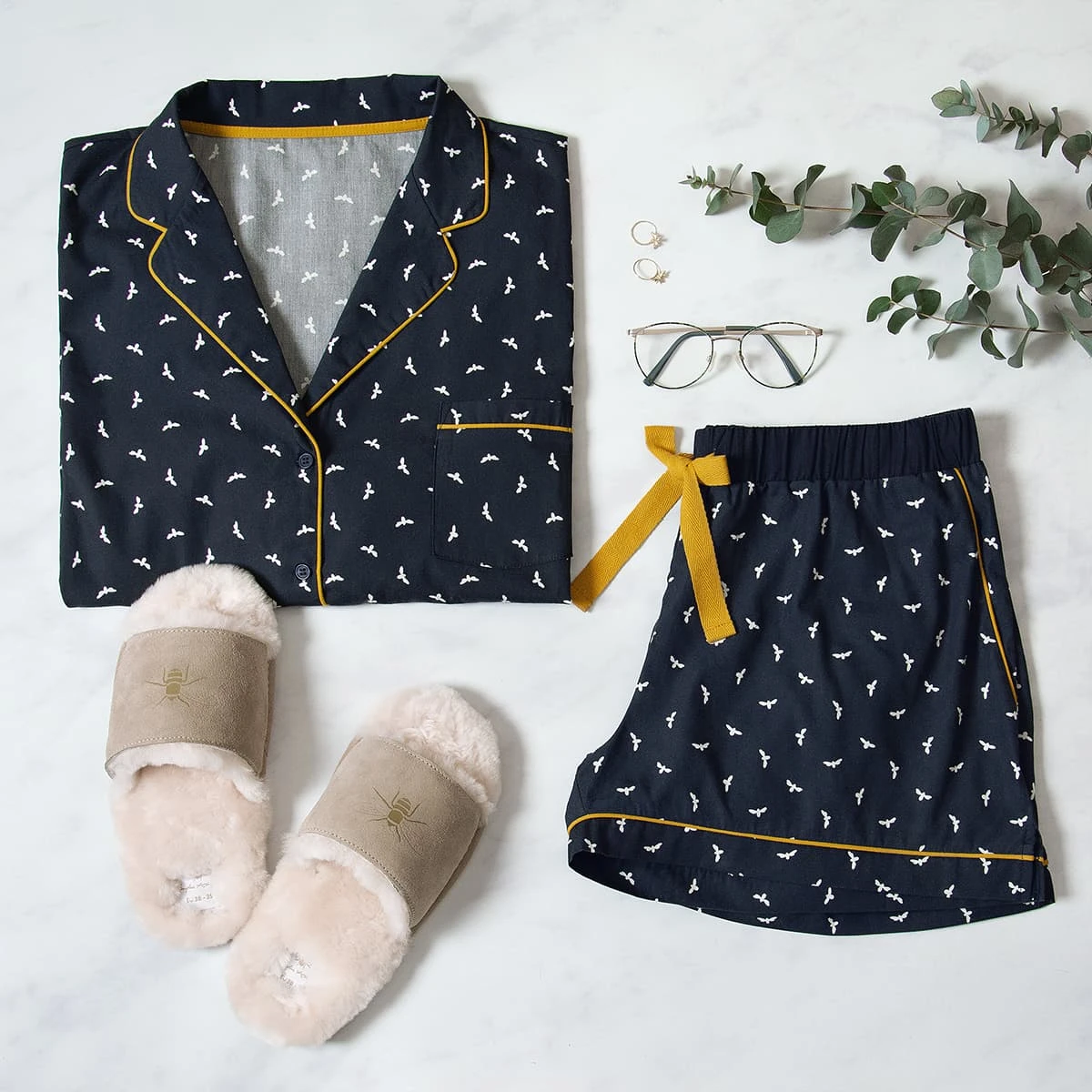 Bees Ladies Short Pyjama Set - Image 3