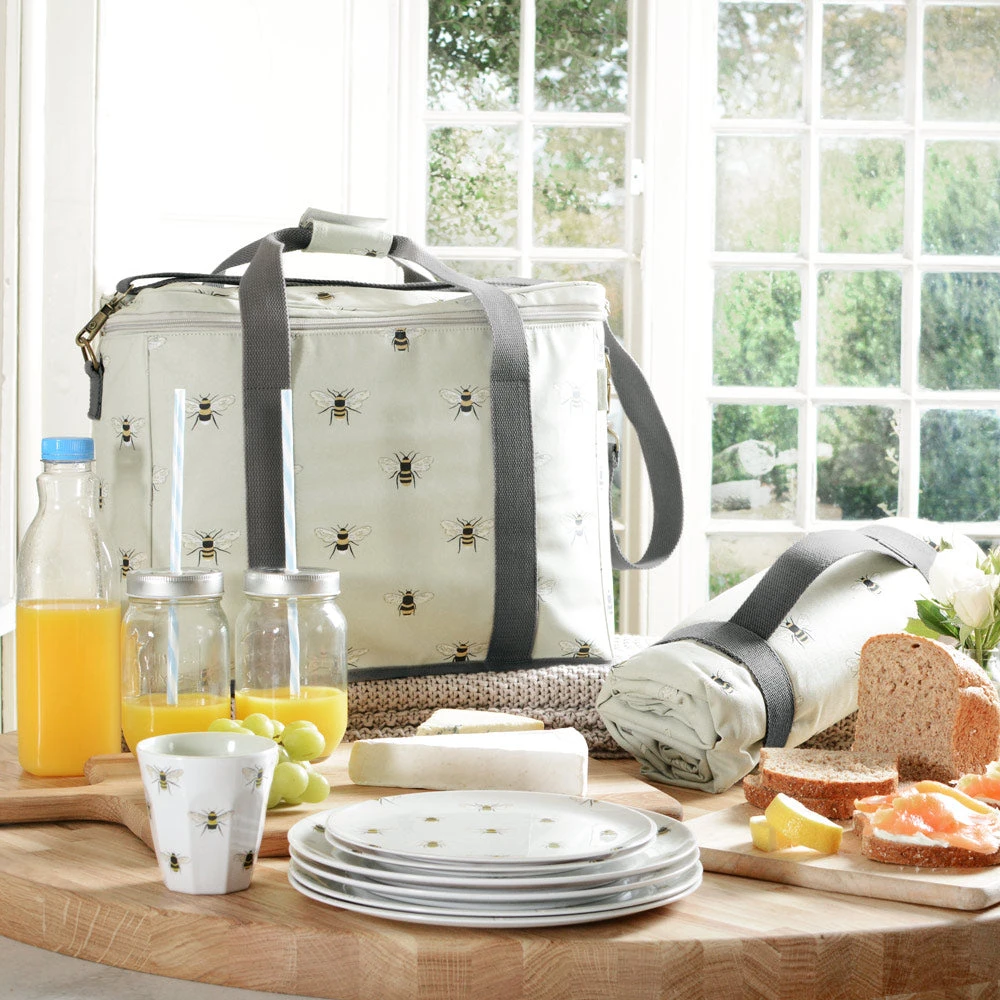 Bees Melamine Beaker - Image 4