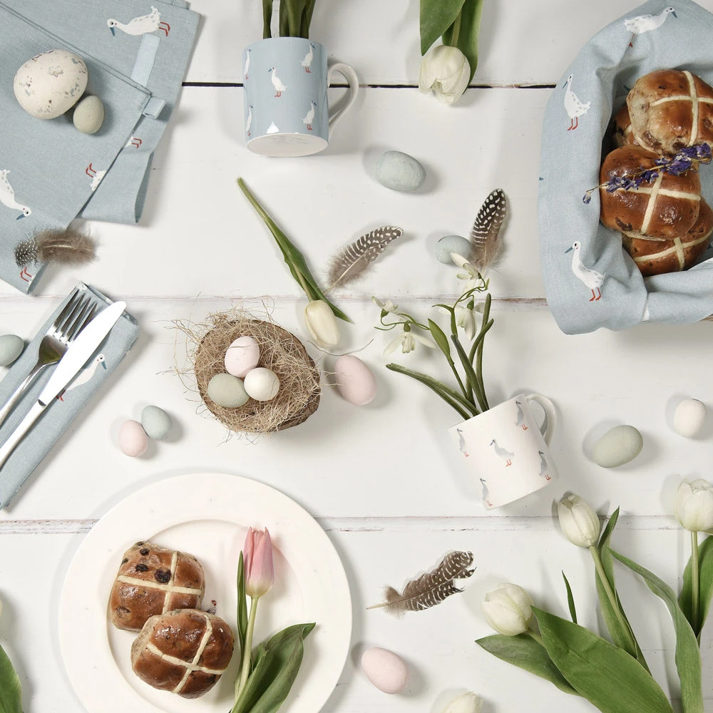 Runner Duck Coloured Mug - Image 6